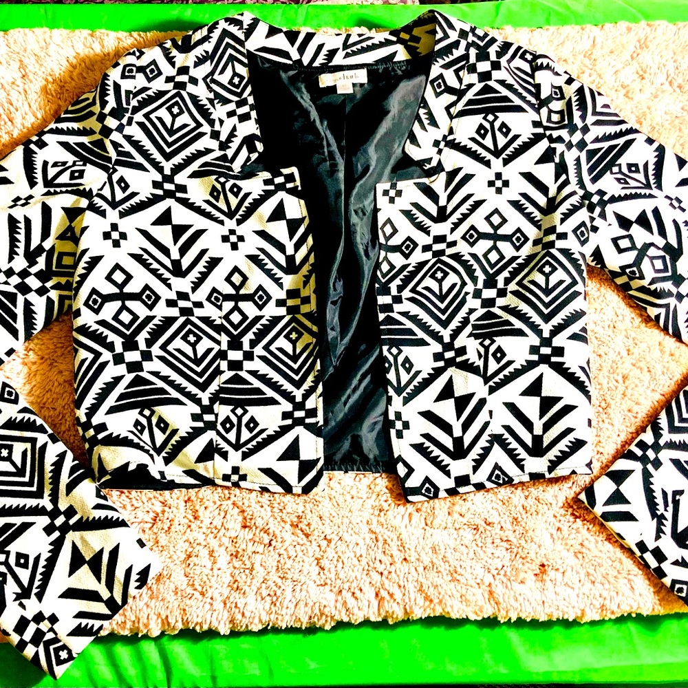 Charming Charlie Aztec Print Cropped Blazer